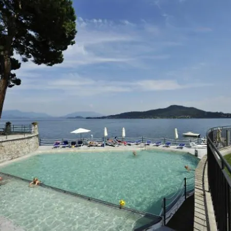 Appartamento Sleeps 5 Pool Meina